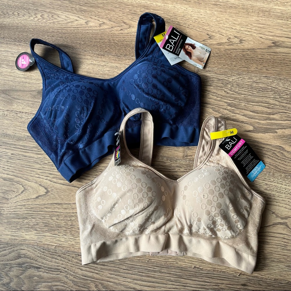 2 *NWT* Bali Wirefree adjustable clasp bras